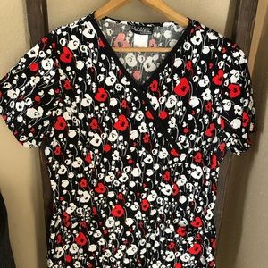 Cherokee runway scrub top. Size large.